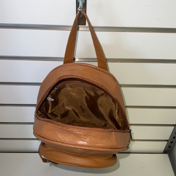 100% Genuine Leather Mini Backpack with adjustable straps - Picture 3 of 8